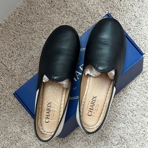 Charix Black & White women’s classic shoe